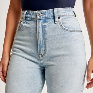 Abercrombie Curve Love 90’s Straight Ultra High Rise